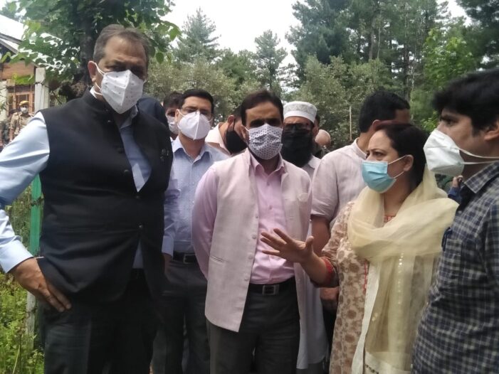Advisor Baseer Khan visits Budgam; Reviews functioning of Yousmarg, Doodhpathri, Tossamaidan Development Authorities