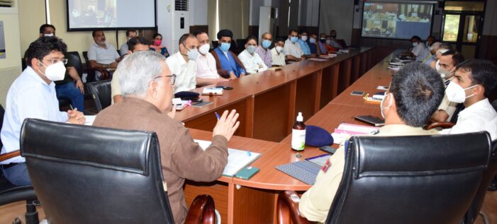 Advisor Farooq reviews arrangements for Muharram in Jammu Advisor Farooq reviews arrangements for Muharram in Jammu