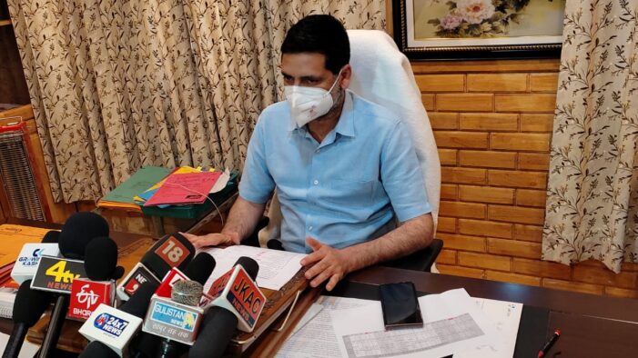 Covid-19 threat still looming large; vaccination best solution to curb Pandemic: DC B’gam Covid-19 threat still looming large; vaccination best solution to curb Pandemic: DC B’gam