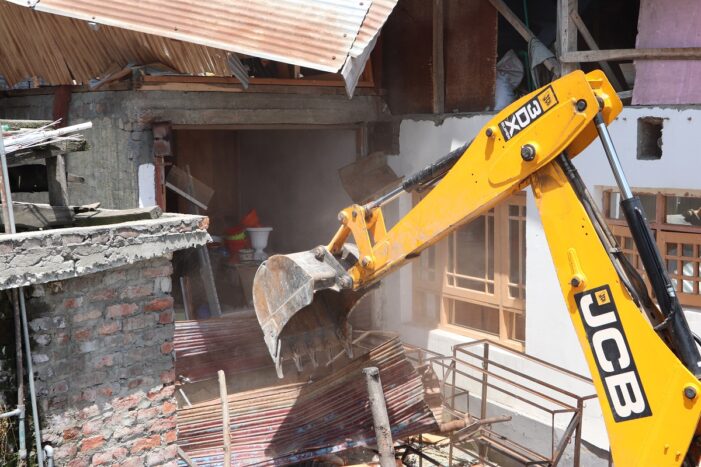 LAWDA conducts demolition operation at Dojji Mohalla NFR, Hazratbal, Nigeen LAWDA conducts demolition operation at Dojji Mohalla NFR, Hazratbal, Nigeen