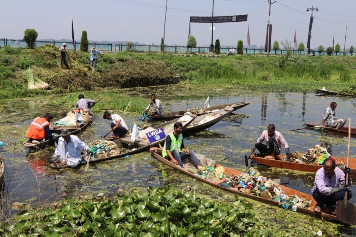 LAWDA launches drive for collection of solid waste in Merakshah channel LAWDA launches drive for collection of solid waste in Merakshah channel