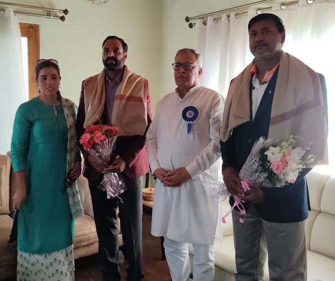 Dronacharya, Padma Shri, Arjuna awardees call on Advisor Farooq Khan
