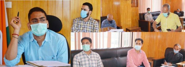 DM Shopian reviews pace of vaccination process DM Shopian reviews pace of vaccination process