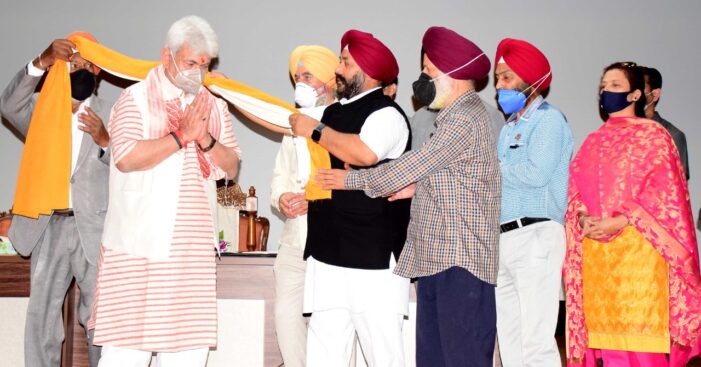 Delegation of Sikh Community calls on Lt Governor, highlights several demands of the community