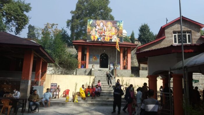 Amid tension, Kashmiri Pandits visit Durga Nag temple in Srinagar Amid tension, Kashmiri Pandits visit Durga Nag temple in Srinagar