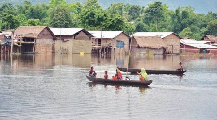 UP Nurse Delivers Baby On Boat In Flood-Hit Bahraich, Awarded By DM