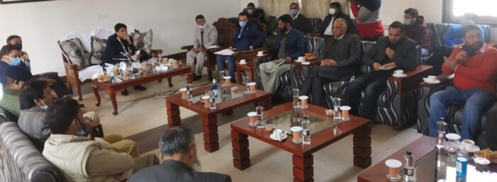 Piyush Goyal visits Pahalgam, meets delegation of PRIs and Industrialists Piyush Goyal visits Pahalgam, meets delegation of PRIs and Industrialists