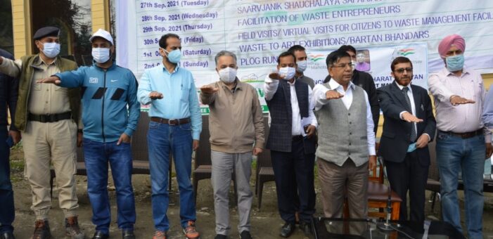 Union MoS Education visits Gulmarg, Leads Swachh Bharat Abhiyan on Gandhi Jayanti Union MoS Education visits Gulmarg, Leads Swachh Bharat Abhiyan on Gandhi Jayanti