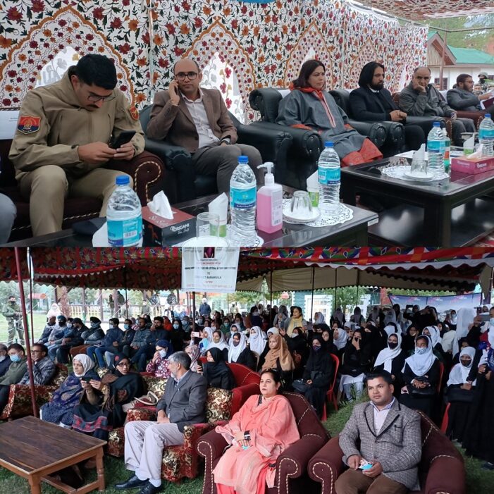 Union MoS for External Affairs and Culture visits Baramulla, Interacts with public Representatives Union MoS for External Affairs and Culture visits Baramulla, Interacts with public Representatives
