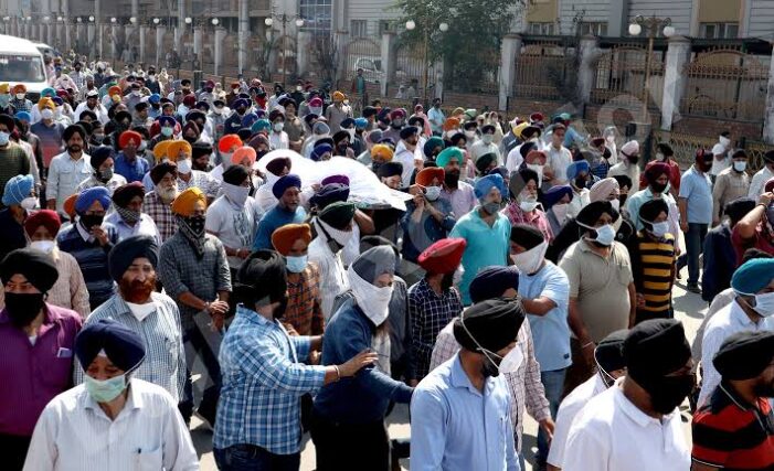 Anger, fear in communities as Kashmir simmers after killings Anger, fear in communities as Kashmir simmers after killings
