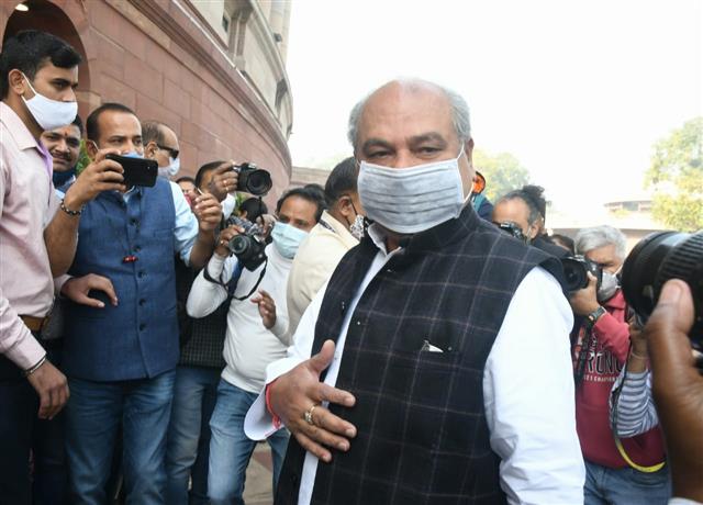 Lok Sabha passes bill to repeal farm laws