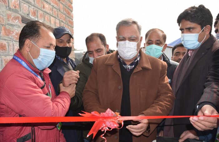 Advisor Farooq Khan visits Pulwama; Inaugurates fruit Growers Association Office Advisor Farooq Khan visits Pulwama; Inaugurates fruit Growers Association Office