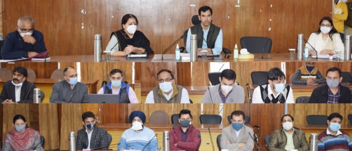 Commissioner Secretary visits Udhampur; reviews implementation of Revenue schemes Commissioner Secretary visits Udhampur; reviews implementation of Revenue schemes