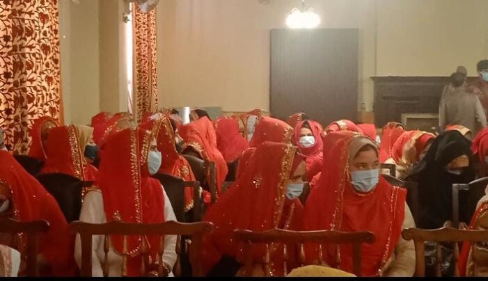 55 marginalized girls tie knot at a function in Srinagar 55 marginalized girls tie knot at a function in Srinagar