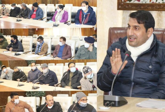 DC Srinagar reviews measures for adequate car parking facilities, Traffic decongestion in the City