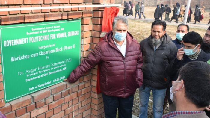 Dr. Samoon visits Govt. Polytechnic for Women, Srinagar