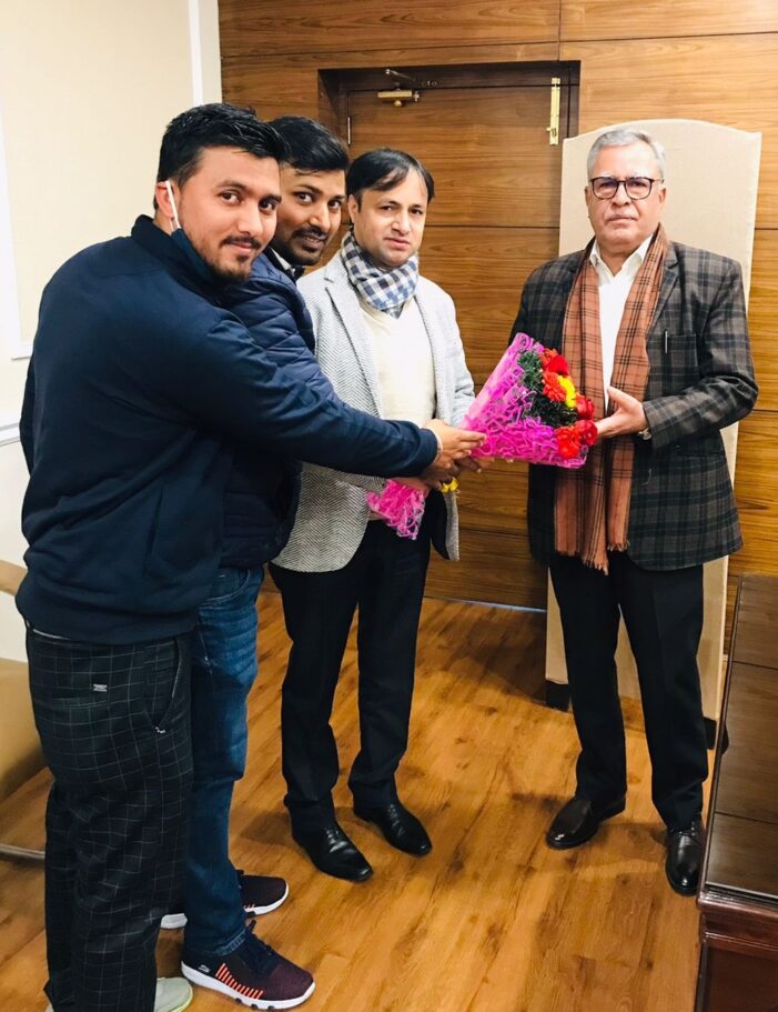 KP Premier League delegation calls on Advisor Farooq Khan, extend gratitude to Govt