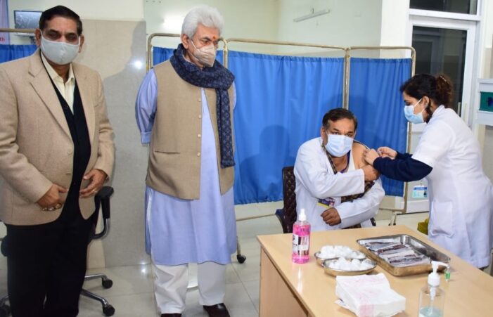 Lt Governor launches Covid-19 vaccination drive for administering precaution dose to HCWs, FLWs & senior citizens with co-morbidities in J&K