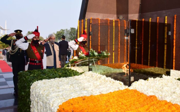 Lt Governor Manoj Sinha hoists National Flag at Republic Day function