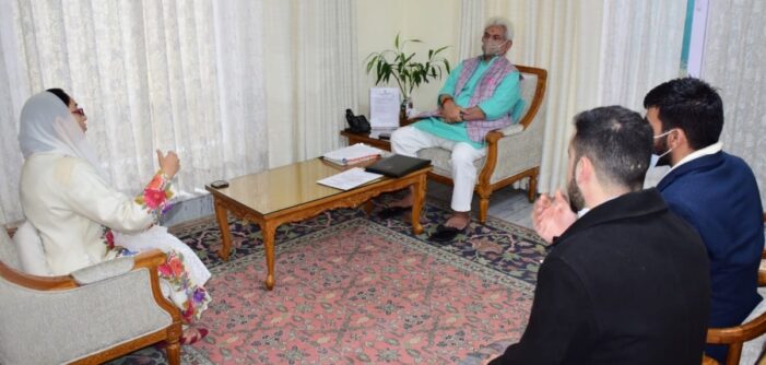Dr. Darakhshan Andrabi calls on Lt Governor