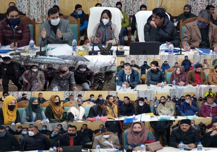Comm Secy visits Kupwara, reviews ongoing dev works under RDD sector