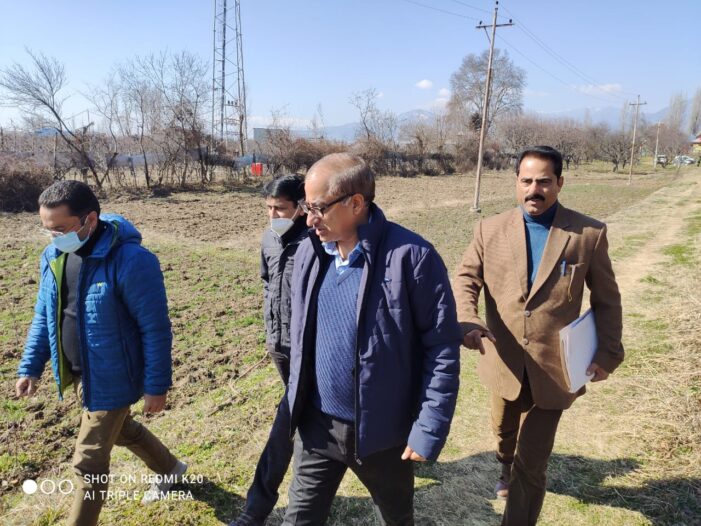 DG Horticulture Kashmir pays surprise visit to subordinate offices, farms, nurseries at B’pora, Bla