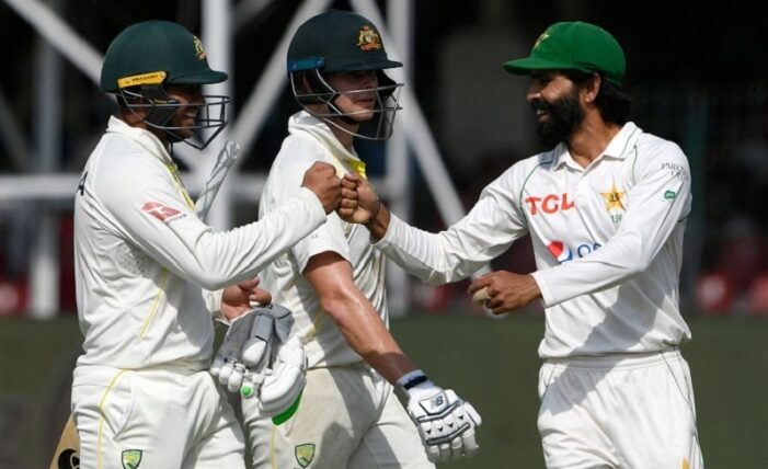 Australia set Pakistan 351-run target to win in final Test