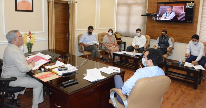 Advisor Khan discusses policy for Fair Price Shops allotment, regulation in J&K