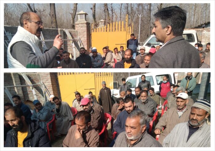 Director Agriculture Kashmir inaugurates farmer awareness/ training program at Chadoora