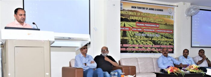 Director Agriculture inaugurates Farmers’ Training Program at Kissan Kendra Jammu
