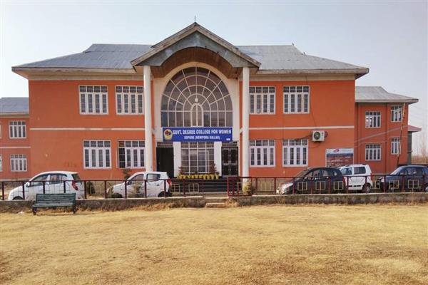 Sopore Degree College students are suffering due to insufficient staff