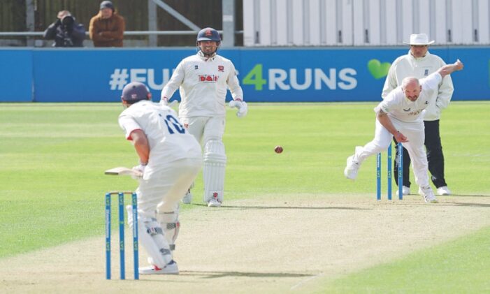 English cricketers brave spring chill at start of county season