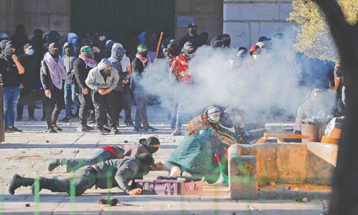 152 injured in clashes inside Al Aqsa compound