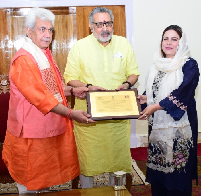 Union Minister Giriraj Singh, Lt Governor hand over National Panchayat Awards to PRIs of J&K