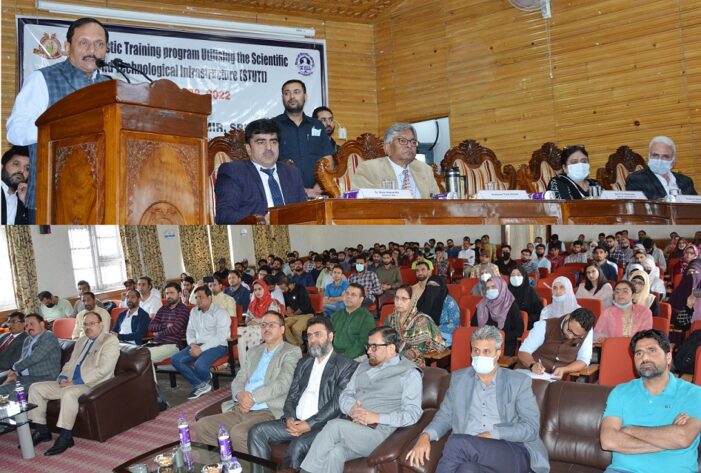 Advisor Bhatnagar addresses ‘Synergistic Training program Utilizing the Scientific and Technological Infrastructure’ at Kashmir University