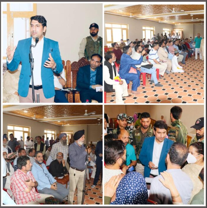 DC Srinagar holds Public Grievance Redressal Camp at Koolipora Shahr e Khaas