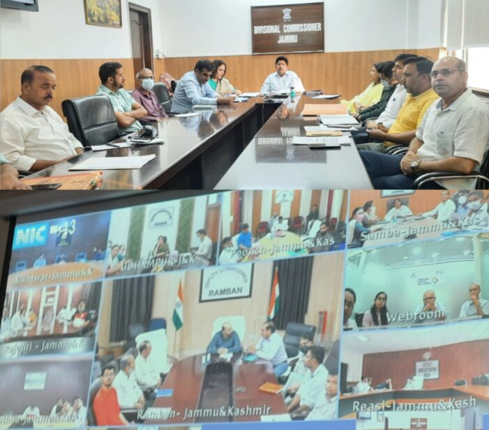 Div Com reviews implementation of skill development schemes by different departments