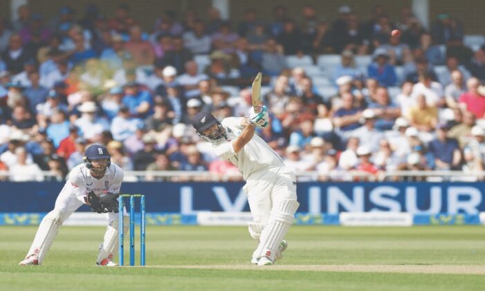 Daryl Mitchell, Tom Blundell help NZ take charge on first day at Nottingham