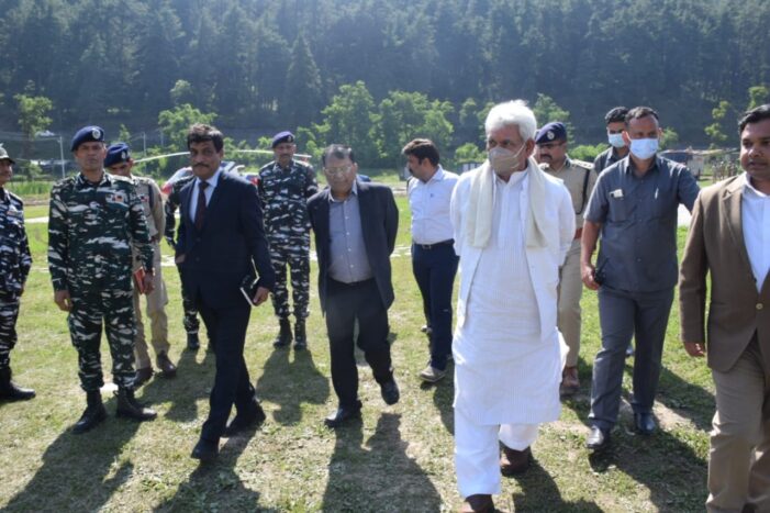 Lt Governor visits Baltal and Pahalgam