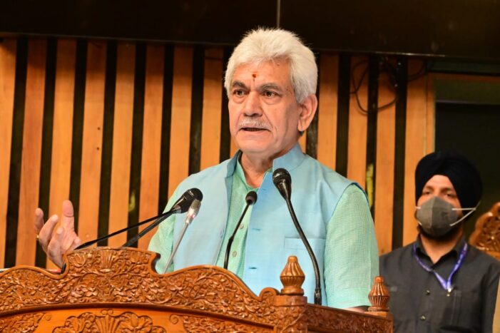 Lt Governor attends ‘Kisan Maha Sammelan’ at Srinagar