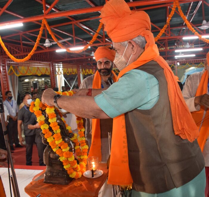 Lt Governor flags off the first batch of Shri Amarnath Ji Pilgrims