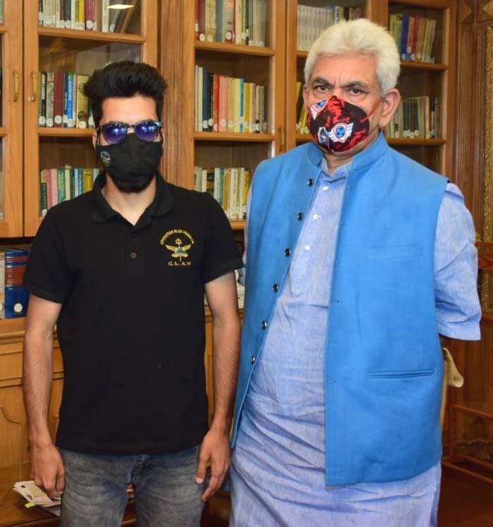 Lt Governor meets Para Athlete Irfan Ahmad Mir