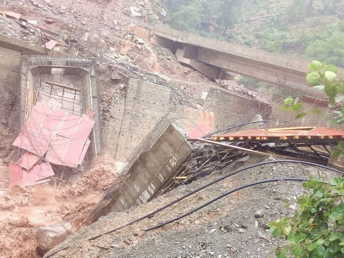 Section of Jammu-Srinagar NH washed away after heavy rains trigger flash floods Section of Jammu-Srinagar NH washed away after heavy rains trigger flash floods