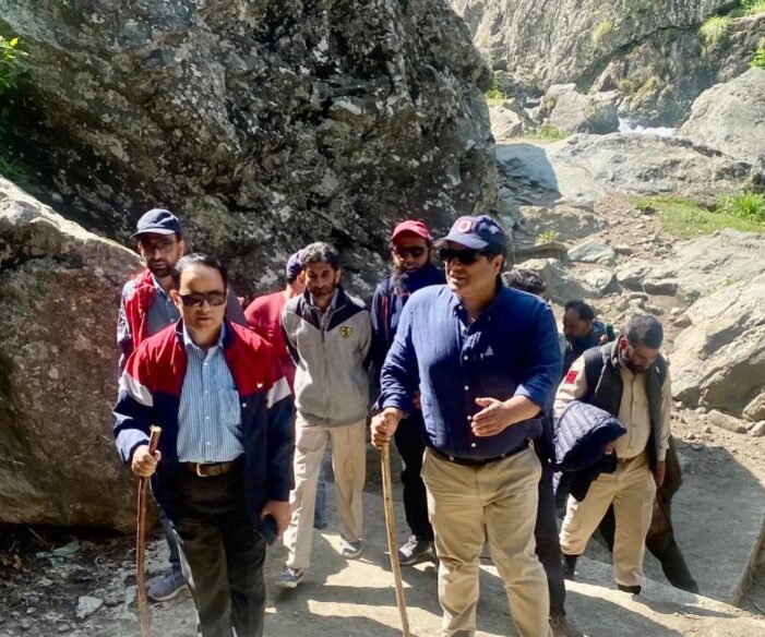 Sarmad Hafeez tours Chandanwari, Sheshnag