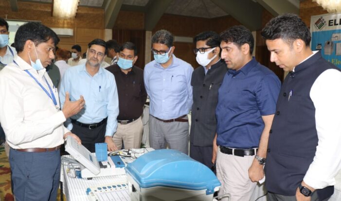 ECI organises Daylong Workshop on First Level Checking on EVM/ VVPAT for DEOs, DDEOs of Kashmir Division