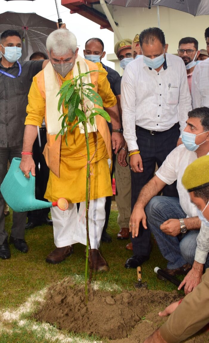 Lt Governor launches “Green Jammu & Kashmir Drive”