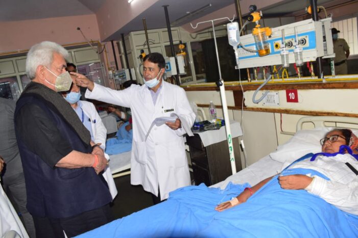 Lt Governor visits SKIMS Hospital