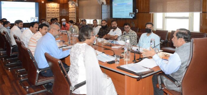 Advisor Bhatnagar reviews performance of SIDCO/SICOP
