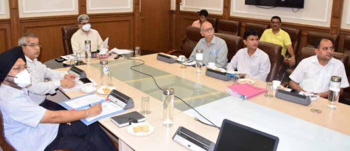 Atal Dulloo reviews expenditure, works of Hoti, Agri departments