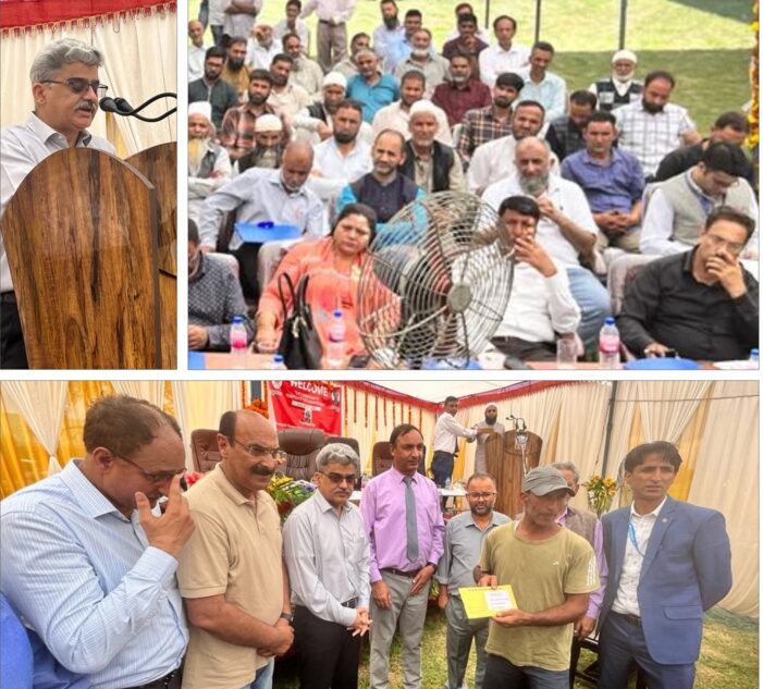 Atal Dulloo visits Kulgam, interacts with organic farmers of district
